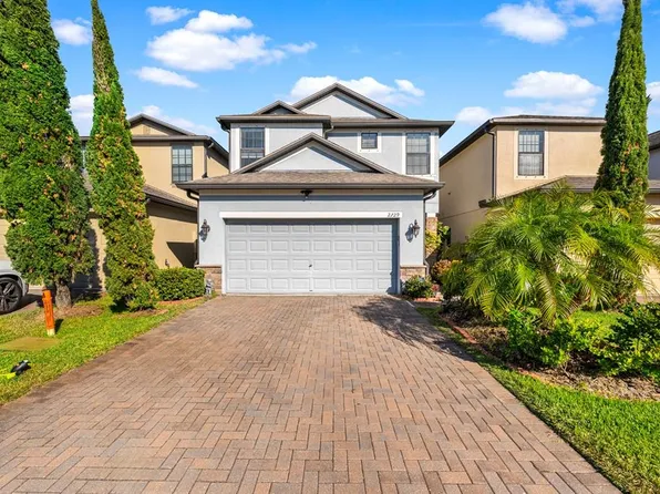 2729 Garden Falls Dr, Brandon, FL 33511