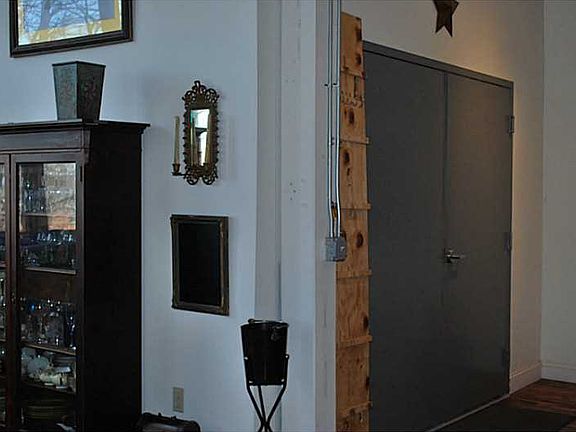 2nd image of 404 Roosevelt Ave #403M