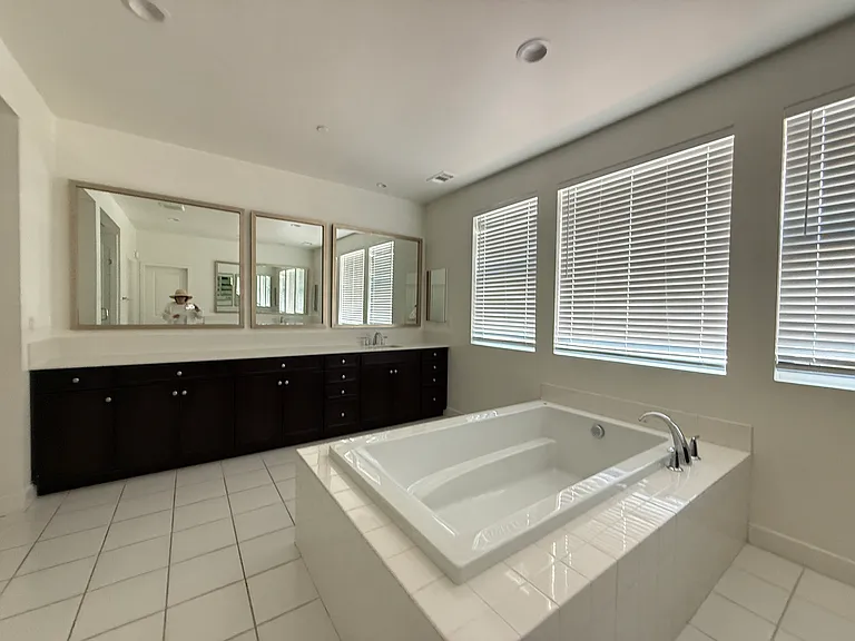14072 Volare Ct — Photo 54