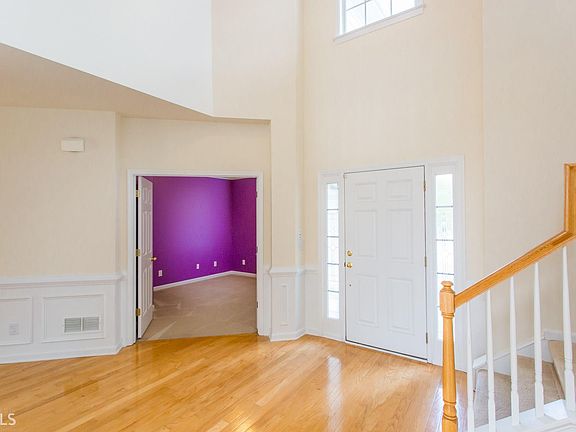 4th image of 215 Amelia Ln