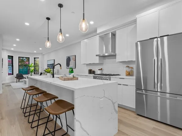93 Thorndike St #1, East Cambridge, MA 02141