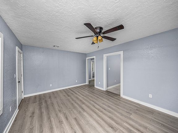 5th image of 206 NW 14th St