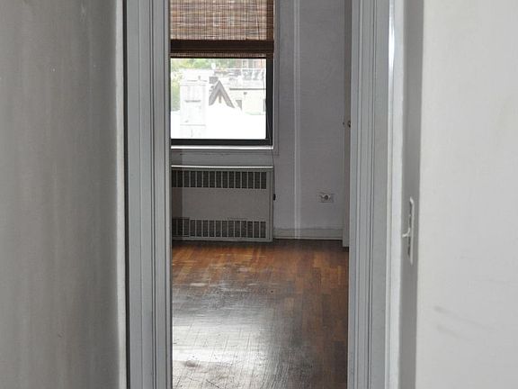 5th image of 4821 40th St APT 5J