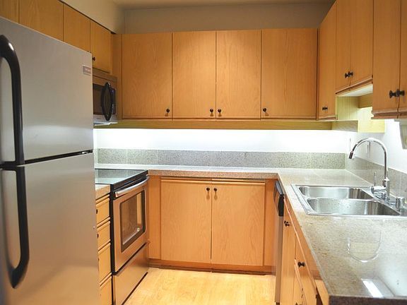 4th image of 1504 Aurora Ave N APT 112