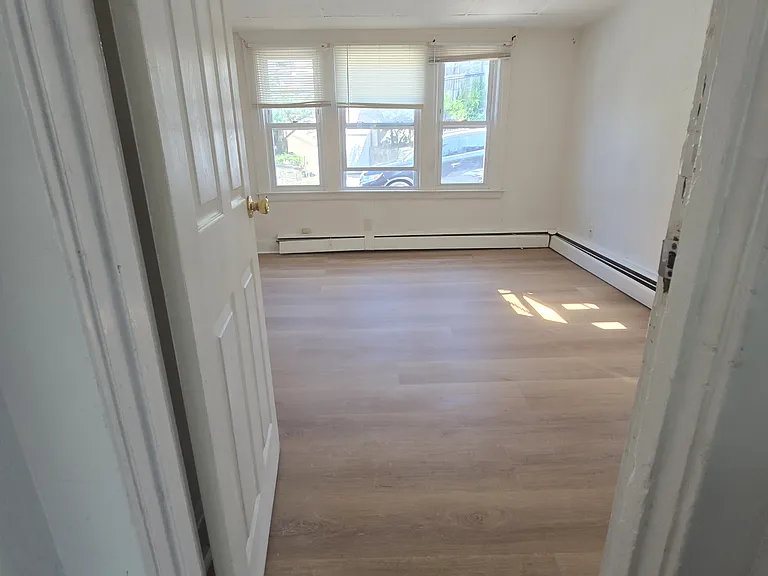 86 Emerson St #1 — Photo 13