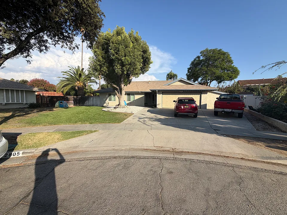 2805 Priscilla St