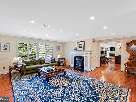 4th image of 8601 Mount Zephyr Dr