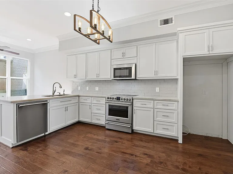 7535 Olympia Dr — Photo 15
