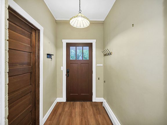 3rd image of 324 W Center St
