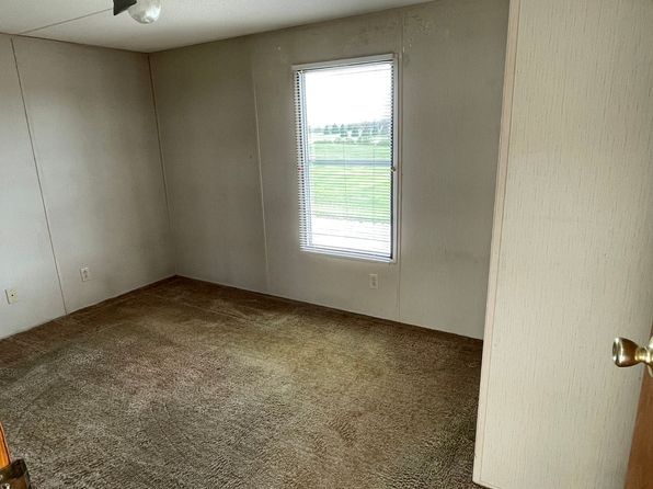 415 Meadowbrook Rd, Carlisle, PA 17015