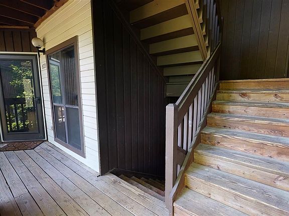 3rd image of 822 New Kent Pl #822