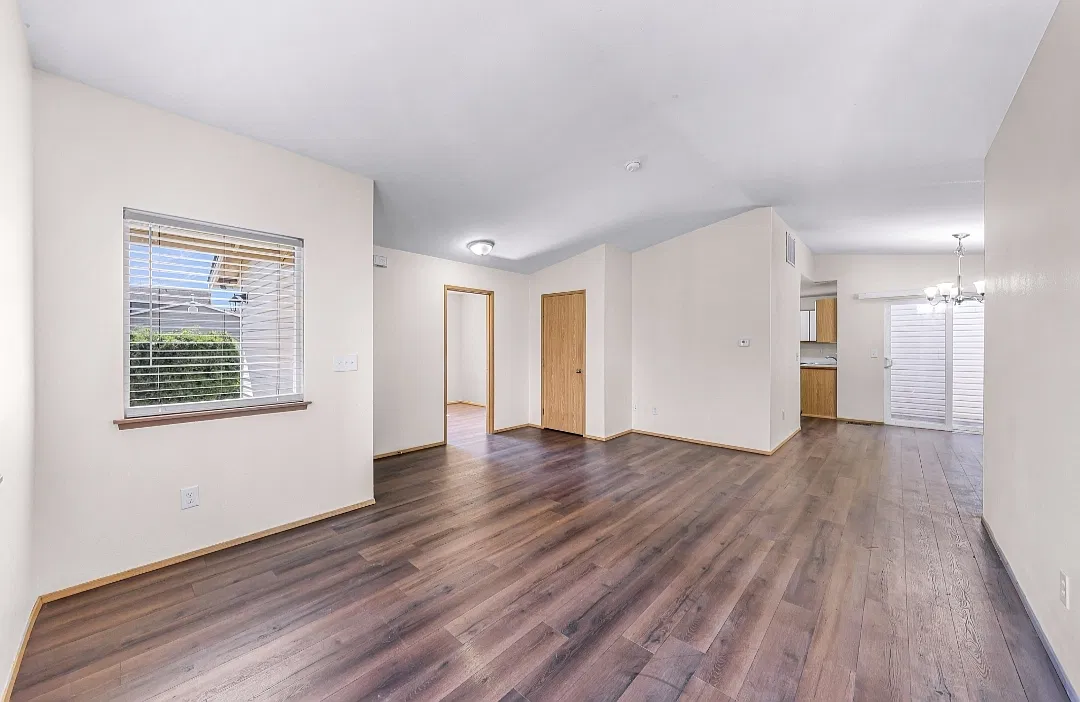 3 bed, 1173 sqft, $2,300 — Photo 2
