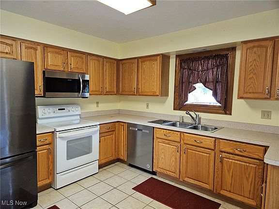 4th image of 16982 Bob White Cir