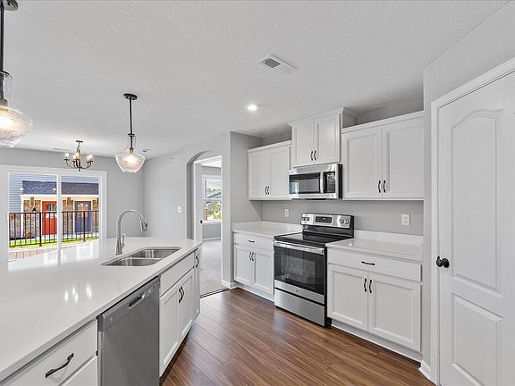 5th image of 664 Foxhill Dr #9-201