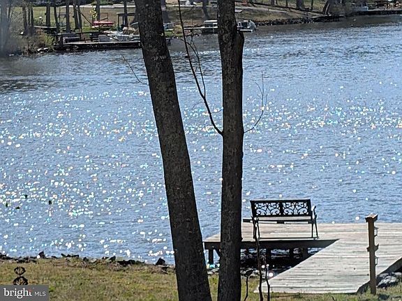 4th image of 520 Lake Caroline Dr