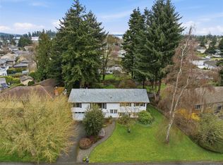 2010 Courser Dr, Sidney, BC V8L 2N6