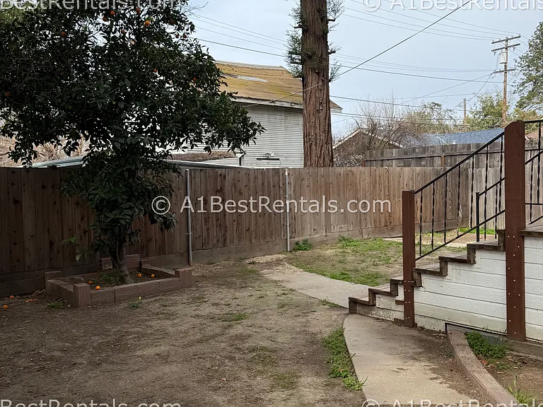 107 Hackberry Ave — Photo 15