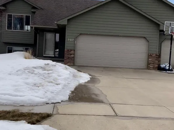 707 Saint Jerome St, Harrisburg, SD 57032