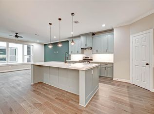 5526 Larkin St #B, Houston, TX 77007