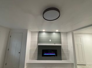 619 Rock St APT 1, Peru, IL 61354