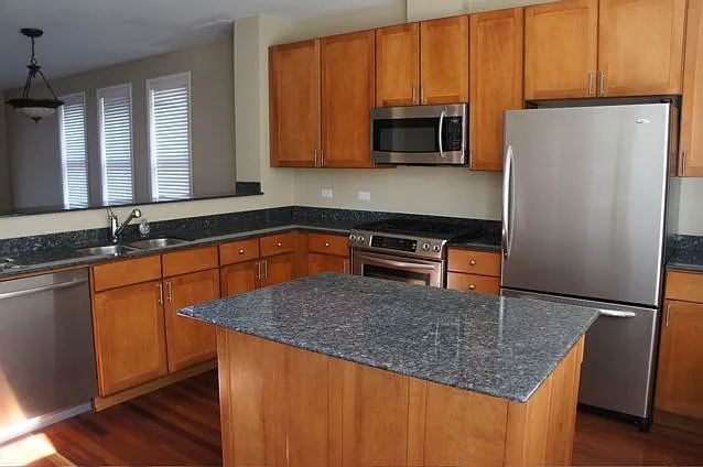 1000 N Crosby St — Photo 2