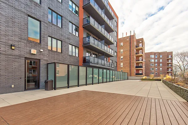 Rented by Safdie Realty Group | media 53