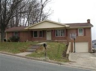 541 Hilltop Dr, Staunton, VA 24401