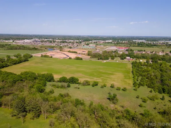 11 SE Lenapah St, Skiatook, OK 74070