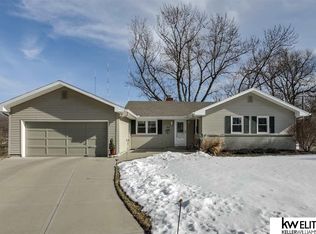 7856 Ames Cir, Omaha, NE 68134