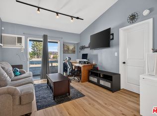 21801 Roscoe Blvd Unit 205, Canoga Park, CA 91304