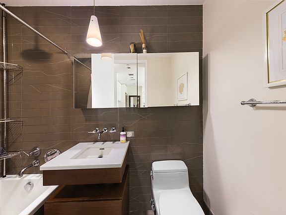 5th image of 80 Metropolitan Ave APT 5R