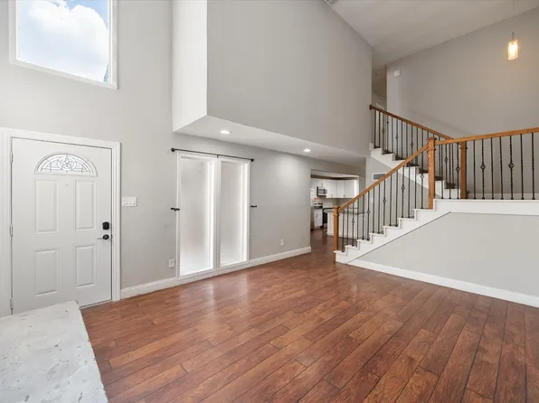 207 E Harwood Rd APT 10, Euless, TX 76039