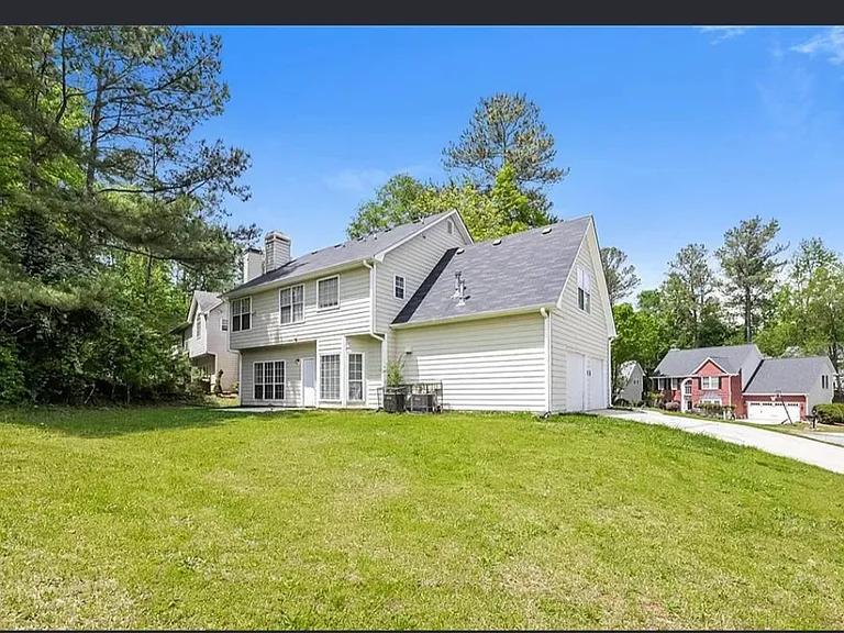 6845 Waters Edge Dr — Photo 12