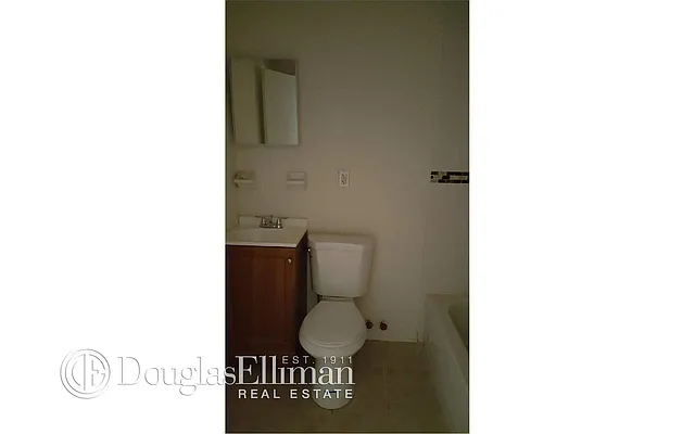 Rented by Douglas Elliman | media 7