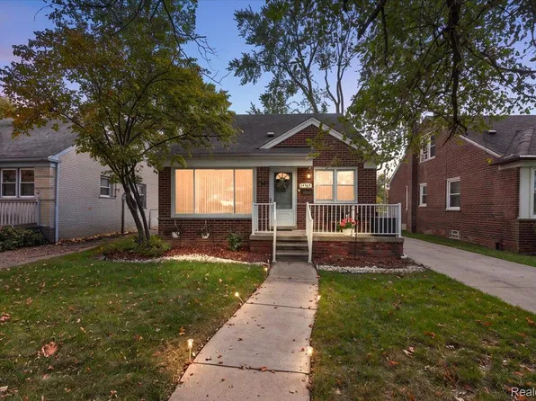 24365 Elmira, Redford, MI 48239