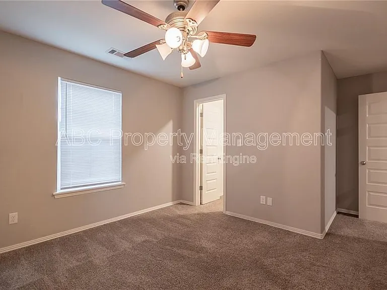 4133 W Santa Maria Ln — Photo 8