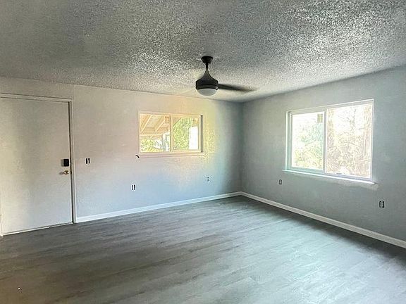 4th image of 32989 Weatherly Ln #2