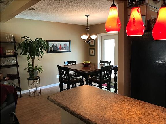 4th image of 8262 Malvern Cir