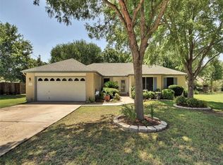 125 Muledeer Ct, Hutto, TX 78634