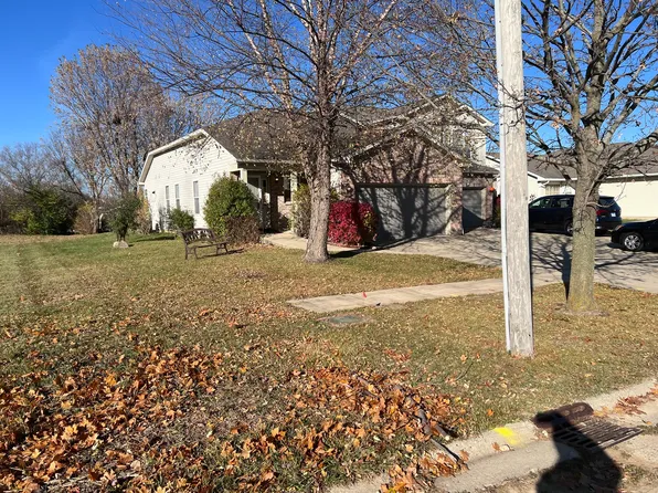 540 1/2 Johnson St, Marengo, IL 60152