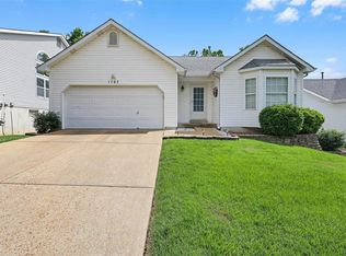 1107 Fenton Park Dr, Fenton, MO 63026