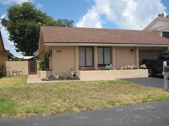 2nd image of 4041 SW 82nd Ter