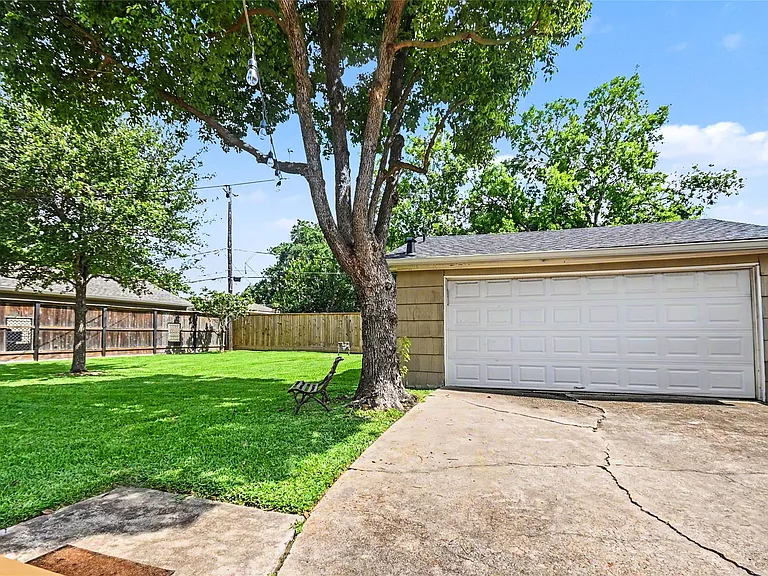 4831 Stillbrooke Dr — Photo 31