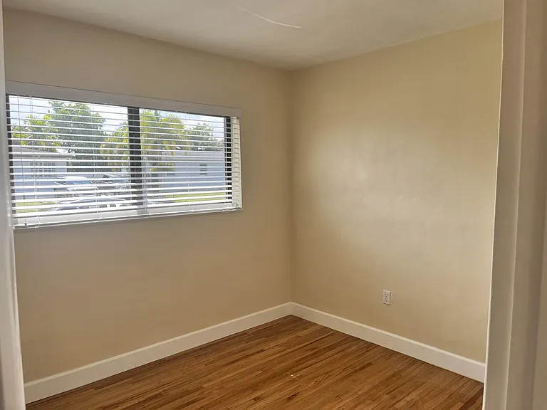 11535 SW 139th Ter — Photo 10
