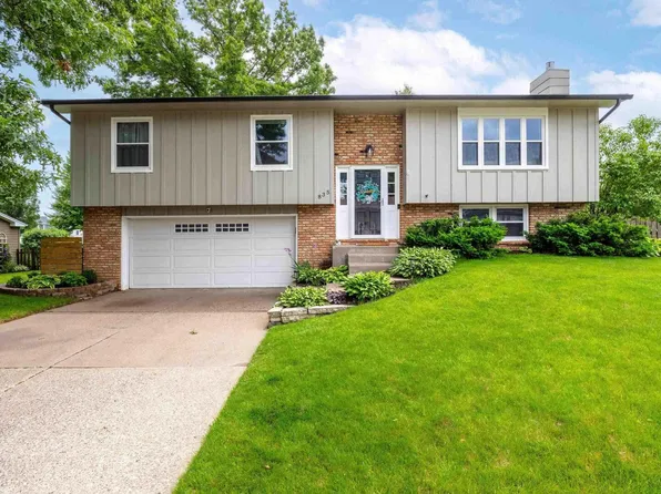 835 W 57th St, Davenport, IA 52806