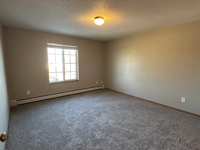 Meadowlark Apartments — Photo 6