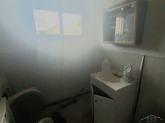 3rd image of 2421 Kensington Dr
