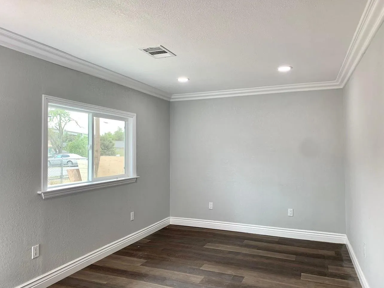 2 bed, 827 sqft, $2,000 — Photo 3