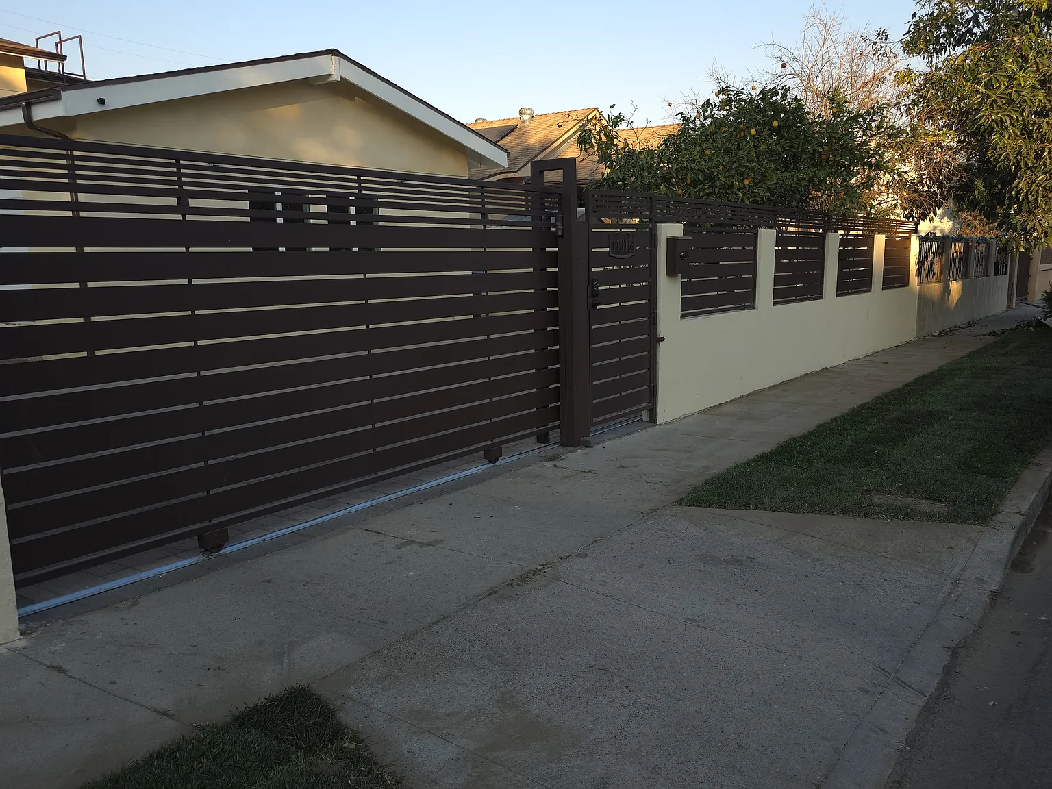 3 bed, 1200 sqft, $3,750 — Photo 2
