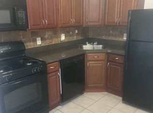 305 71st St, Guttenberg, NJ 07093